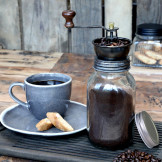 Super fin kaffekværn med håndsving som er lavet i glas (indhold 100 ml)