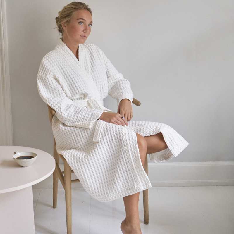 Nyd en dejlig spa-dag med BIG WAFFLE badekåben - Hvid