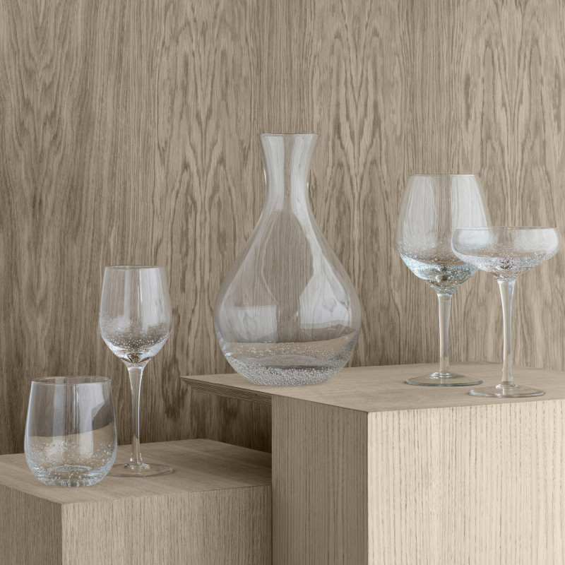 Smukke glas fra Broste Copenhagen -serien Bubble. Her det smukke hvidvinsglas