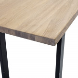Skrivebordet fra Bloomingville er lavet i 100 % FSC certificeret egetræ.  145x75x55 cm