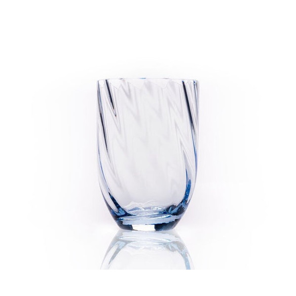 Swirl glas (250 ml) i lyseblå fra Anna von Lipa