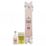 Indholdet af en gin og tonic cracker fra Fever-Tree med Pink Pepper Gin og Premium Indian Tonic