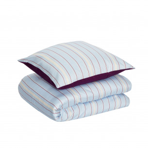 Lækkert sengesæt i bomulds satin fra Hübsch - skønne farver i stribet mønster: Blå, hvid og bordeaux