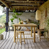 Hyggelig stemning på terassen med Sole bambus spisebord